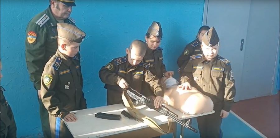 У кадет прошла эстафета молодых бойцов (видео) У кадет прошла эстафета молодых бойцов (видео)