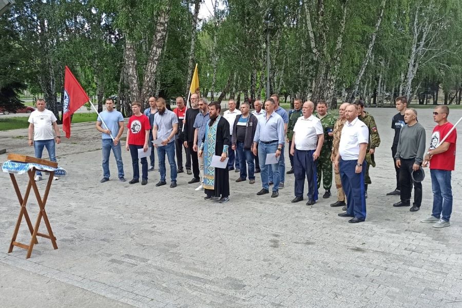 Казаки Челябинска вышли на братский молебен