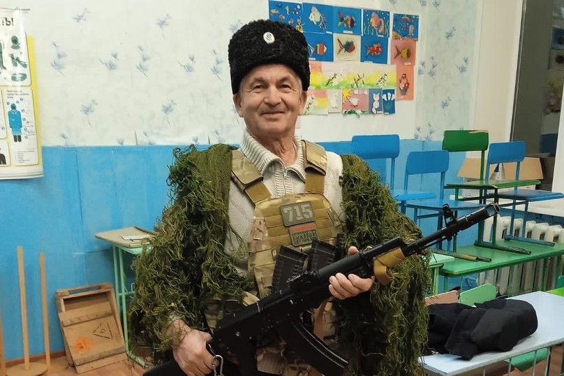 В казачий сельский клуб приходят гости В казачий сельский клуб приходят гости