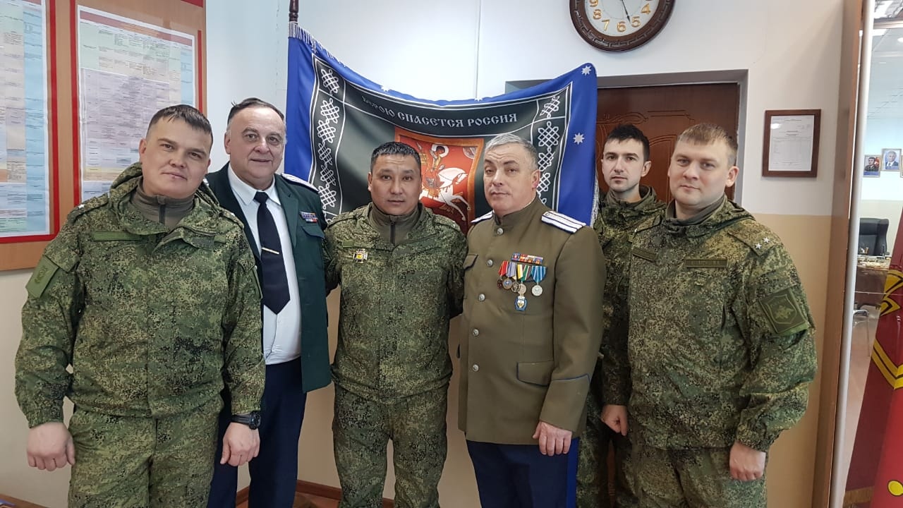 Командир 239 гвардейского Оренбургского казачьего танкового полка награжден войсковым крестом «Казачья доблесть» I степени