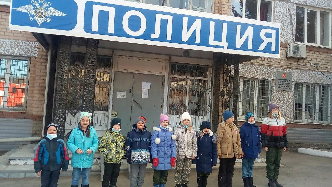 Казачат военно-патриотического клуба «Есаулец» активно проходят каникулы Казачат военно-патриотического клуба «Есаулец» активно проходят каникулы