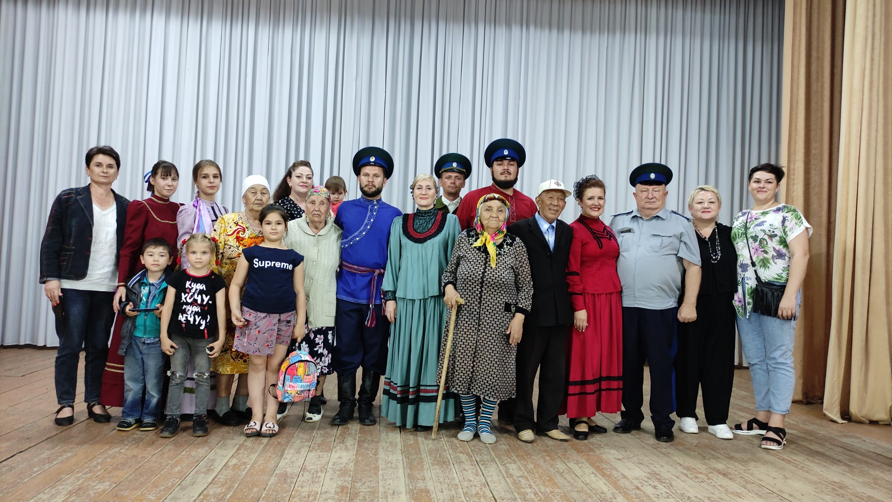 Юбилейные гастроли оренбургского ансамбля «Раздолье» Юбилейные гастроли оренбургского ансамбля «Раздолье»