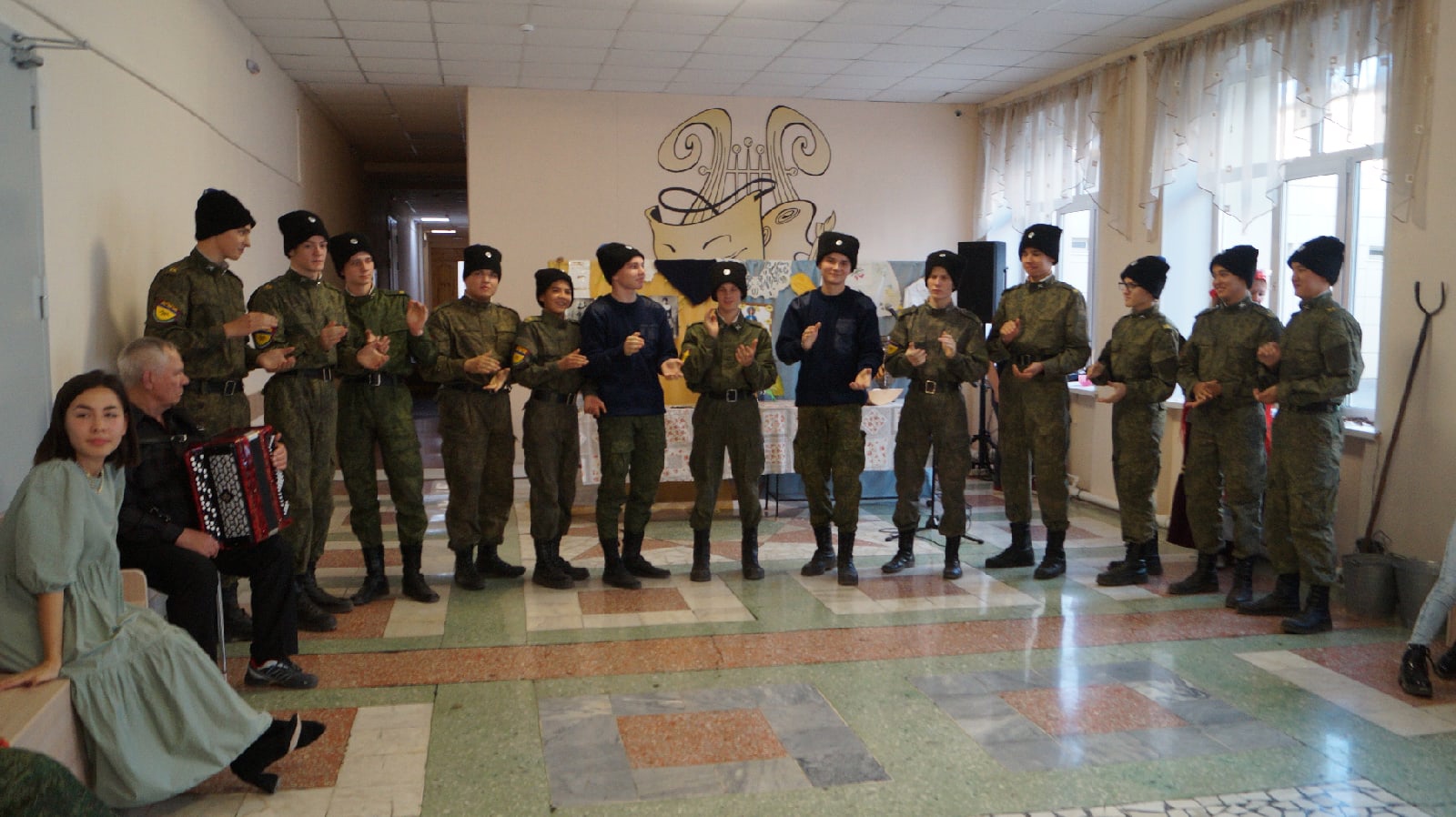 Верхнеуральские кадеты приняли участие в Покровских посиделках Верхнеуральские кадеты приняли участие в Покровских посиделках