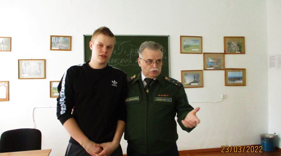 В Миассе представитель станицы имени Дутова провел лекцию «Братство славянских народов» для студентов В Миассе представитель станицы имени Дутова провел лекцию «Братство славянских народов» для студентов