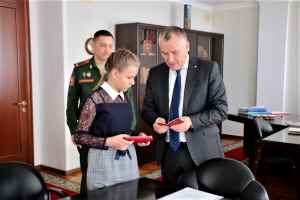 Посмертная награда вручена родственникам погибшего Оренбургского казака