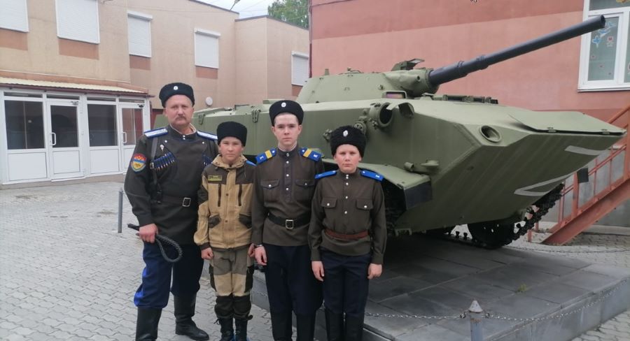 Казачата и юнармейцы посетили музей ВДВ в Екатеринбурге