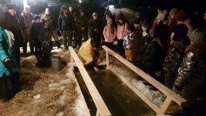 Казачья чуткость: Среднеуральские казаки оказывают посильную помощь местным храмам Казачья чуткость: Среднеуральские казаки оказывают посильную помощь местным храмам