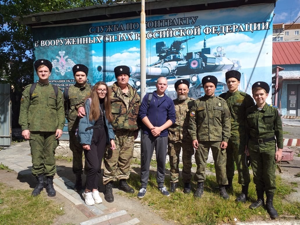 Казачий военно-патриотический клуб «Доблесть» проводил своего выпускника в армию