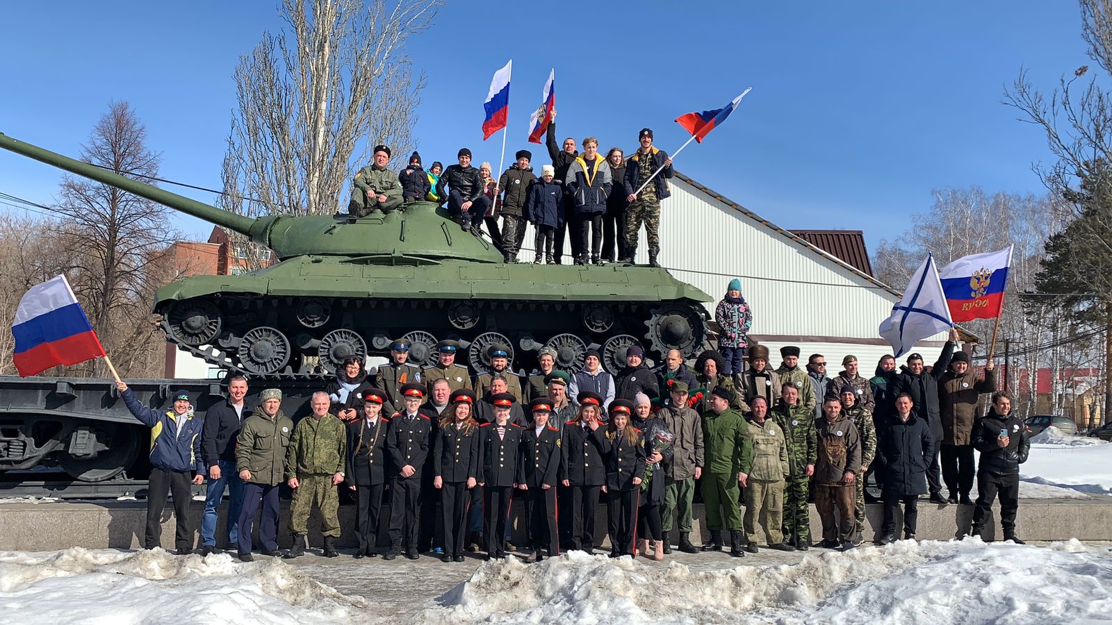 Артемовские казаки поддержали Российскую армию автопробегом Артемовские казаки поддержали Российскую армию автопробегом