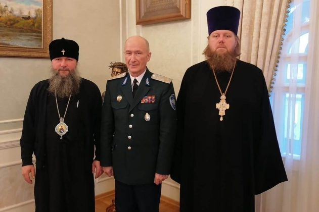 Состоялась рабочая встреча митрополита Евгения с атаманом Оренбургского казачьего войска Владимиром Романовым