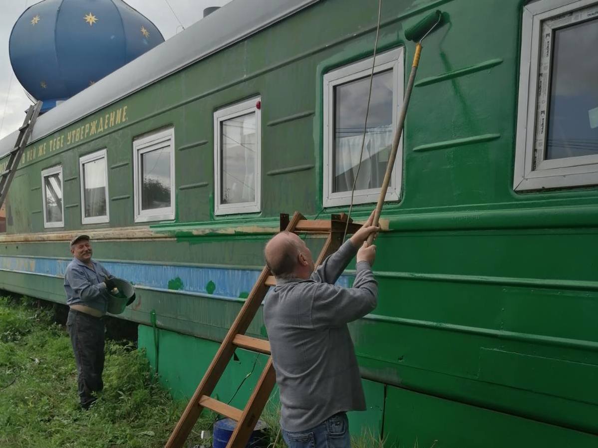 Челябинские казаки привели в порядок фасад временного храма во имя Табынской иконы Божией Матери Челябинские казаки привели в порядок фасад временного храма во имя Табынской иконы Божией Матери
