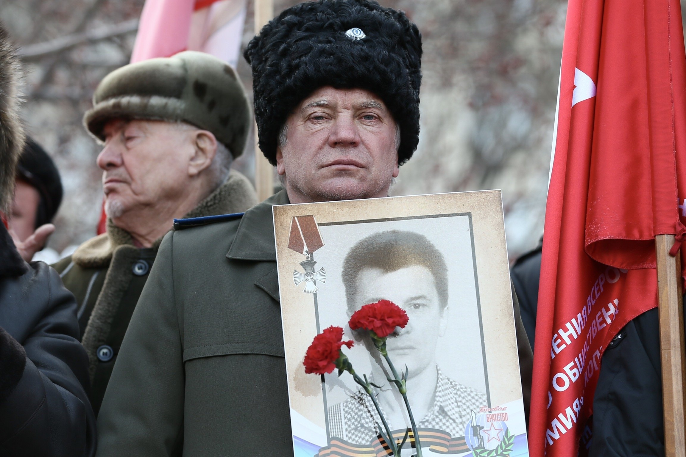 Казаки Второго отдела ОКВ возложили цветы к памятнику «Доблестным сынам Отечества» на Аллее Славы г. Челябинска Казаки Второго отдела ОКВ возложили цветы к памятнику «Доблестным сынам Отечества» на Аллее Славы г. Челябинска