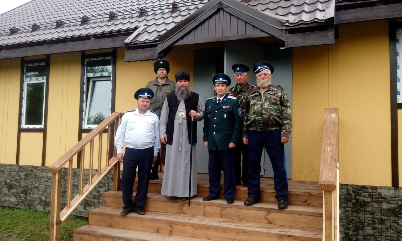 Епископ Нижнетагильский и Невьянский Евгений поблагодарил казаков за помощь Казанскому храму в Новоуральске