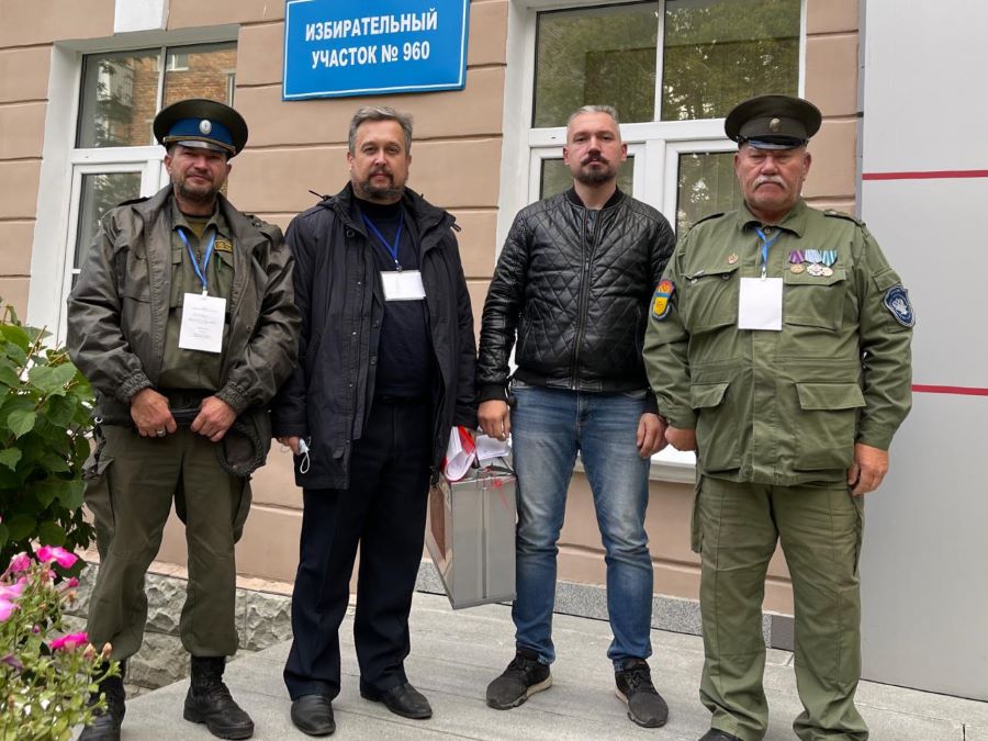 В Свердловской области казаки приняли участие в проведении выборов