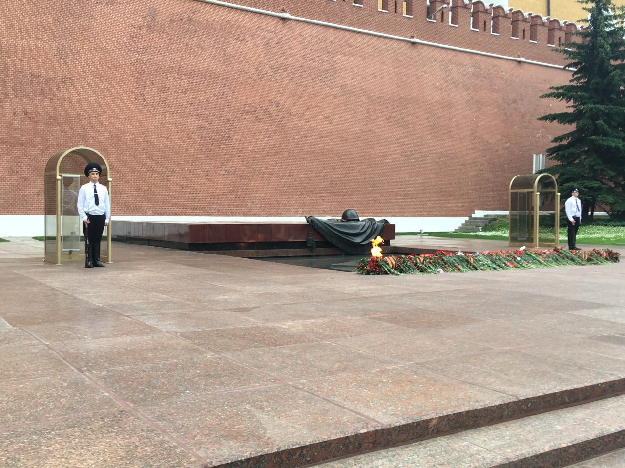Выпускники Екатеринбургского кадетского корпуса войск национальной гвардии заступили на Пост №1 Выпускники Екатеринбургского кадетского корпуса войск национальной гвардии заступили на Пост №1