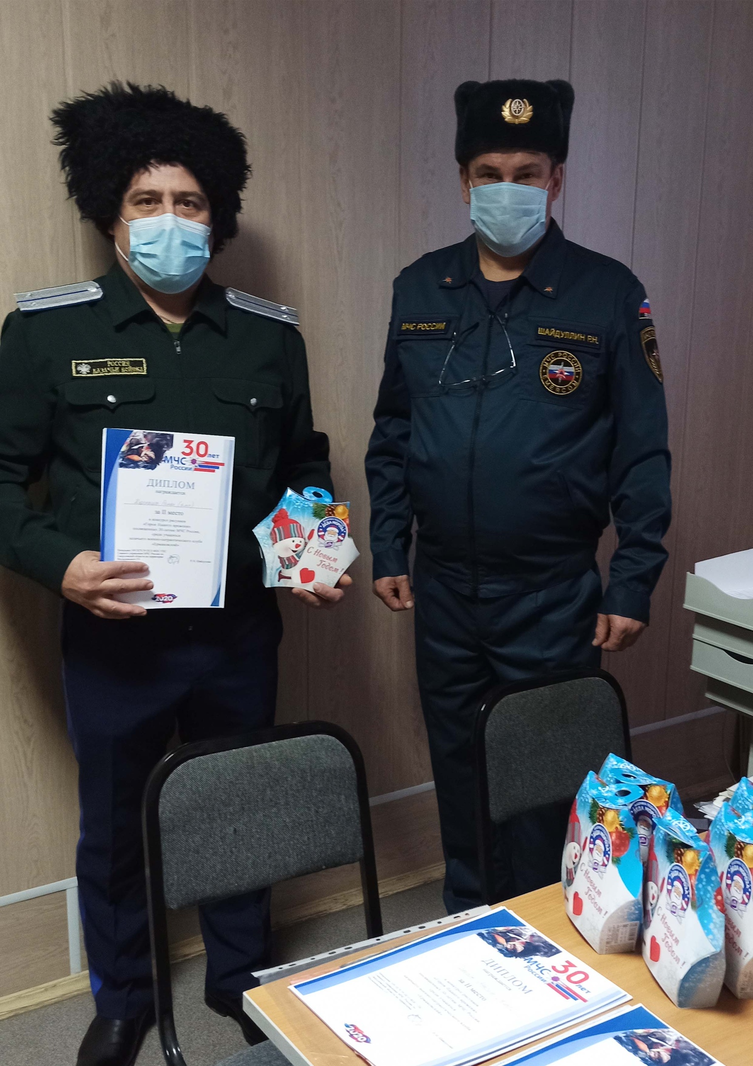 Новогодняя доставка и вручение подарков кадетам Новогодняя доставка и вручение подарков кадетам