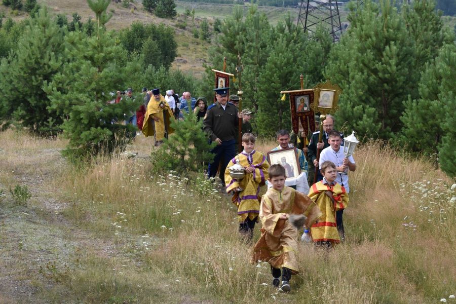 Казаки Верхнего Уфалея вышли на крестный ход в честь 1034-ой годовщины Крещения Руси