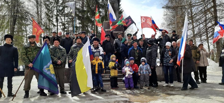 В Бирске казаки и деятели общественных организаций собрались на автопробеге «Своих не бросаем» В Бирске казаки и деятели общественных организаций собрались на автопробеге «Своих не бросаем»