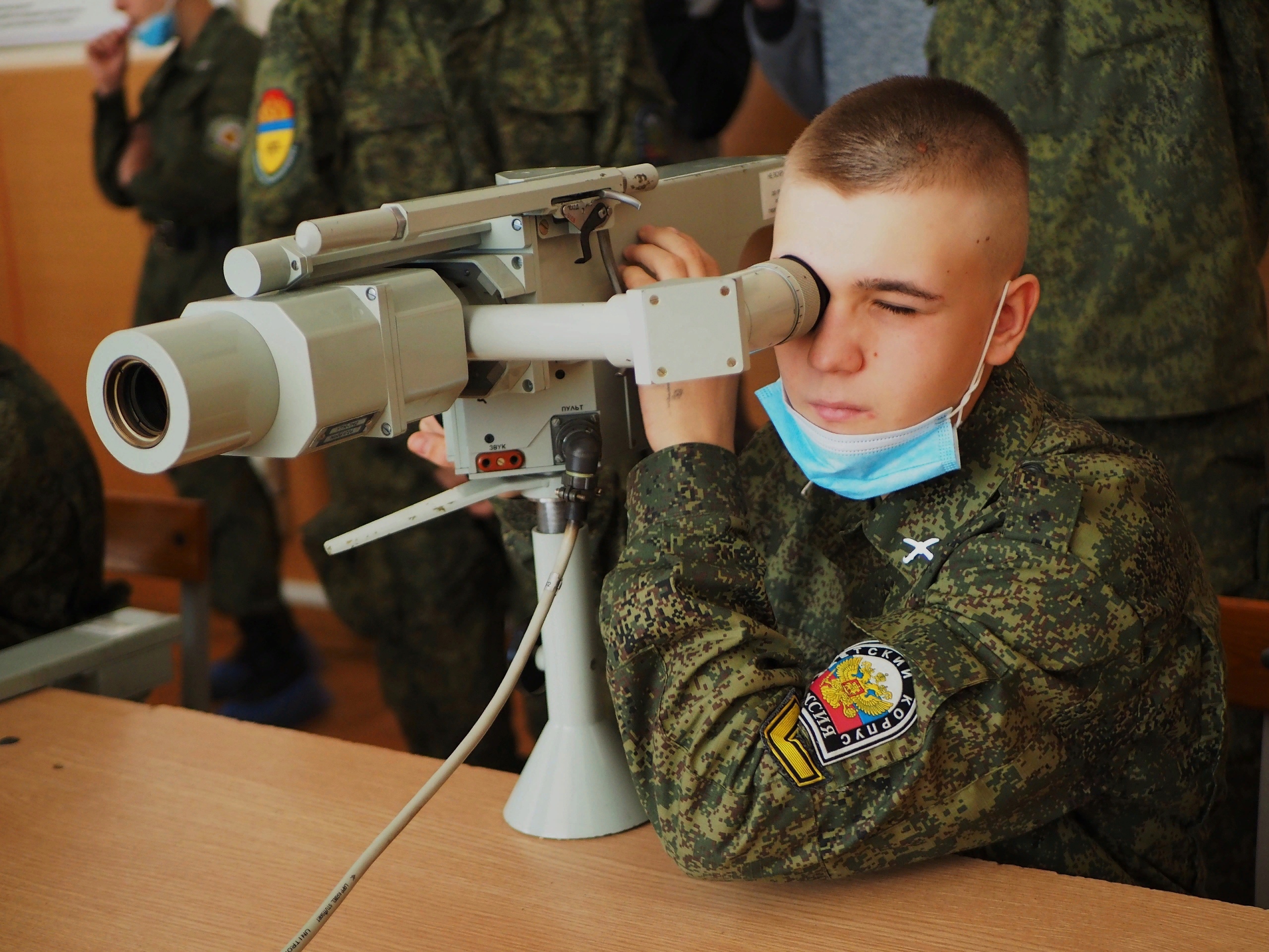Казачата Второго отдела обучаются основам военной службы Казачата Второго отдела обучаются основам военной службы