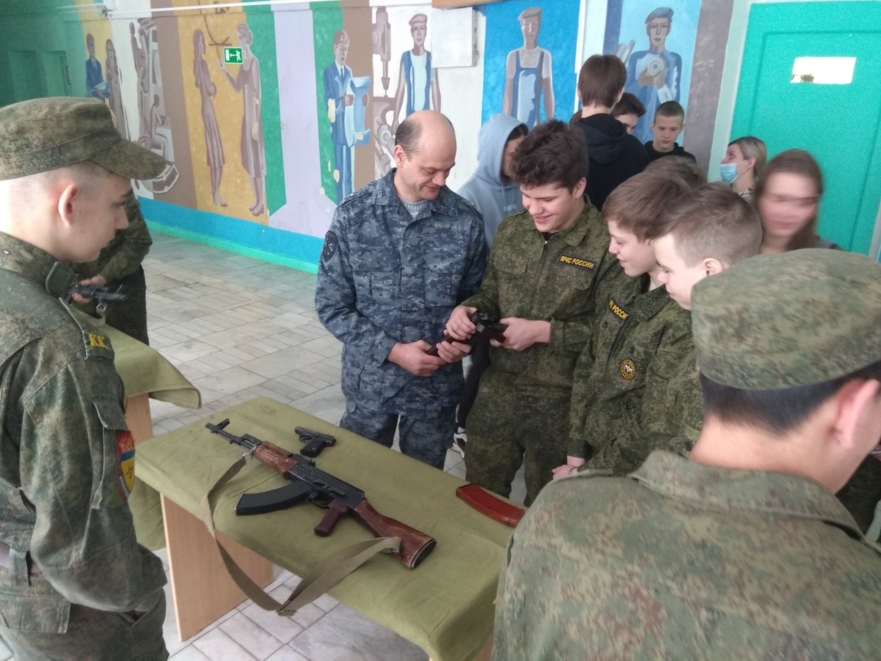 Златоустовские кадеты посетили машиностроительную площадку