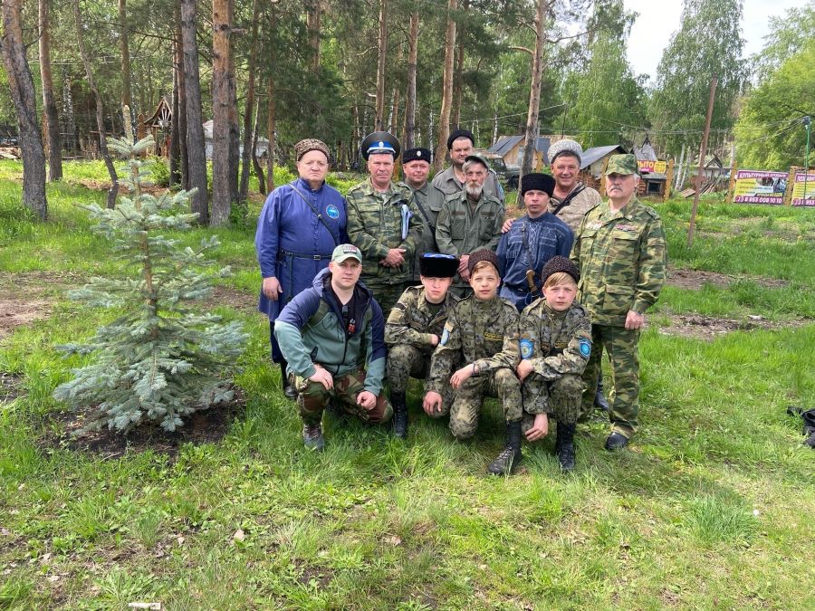 В Свердловской области казаки-спортсмены показали на Дне пограничника рубку шашкой (видео)