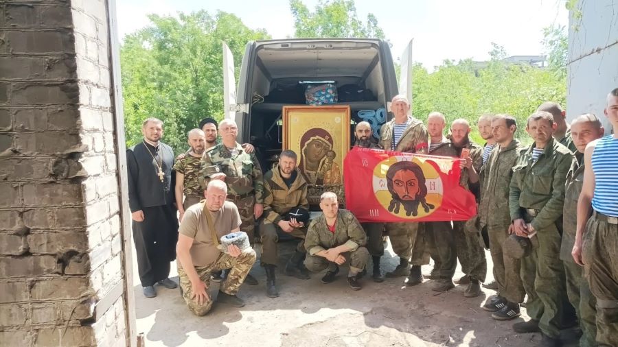 Казаки Челябинской области сопроводили гуманитарный груз и Табынскую икону Божией Матери в Донбасс Казаки Челябинской области сопроводили гуманитарный груз и Табынскую икону Божией Матери в Донбасс