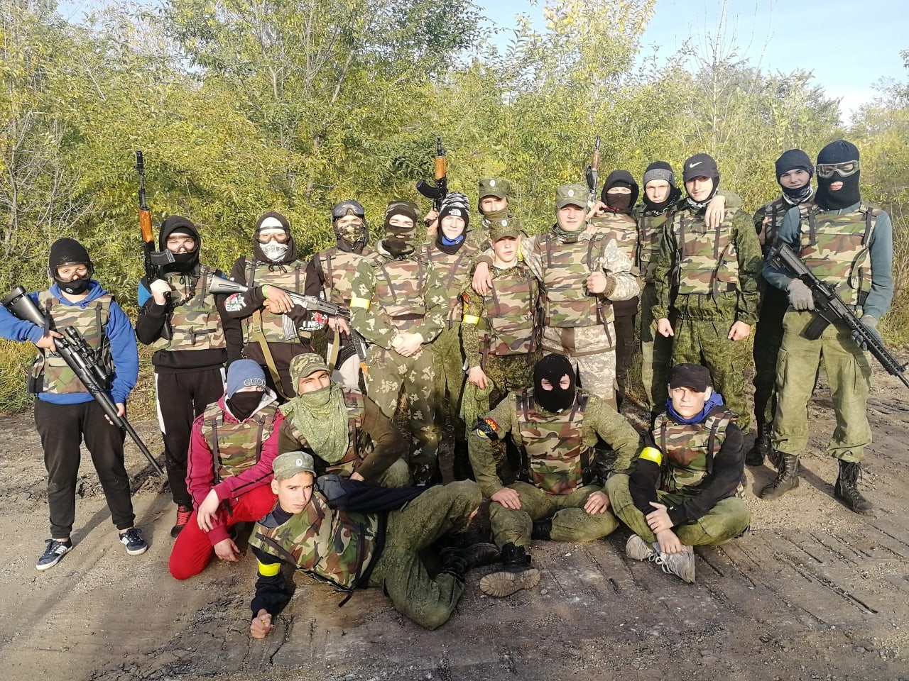 Верхнеуральские кадеты потренировались играть в страйкбол Верхнеуральские кадеты потренировались играть в страйкбол