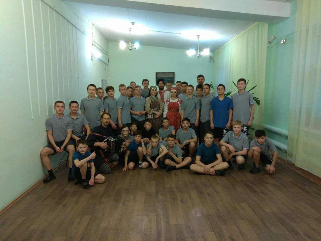 Активисты Молодежной казачьей организации провели задорную вечерку Активисты Молодежной казачьей организации провели задорную вечерку