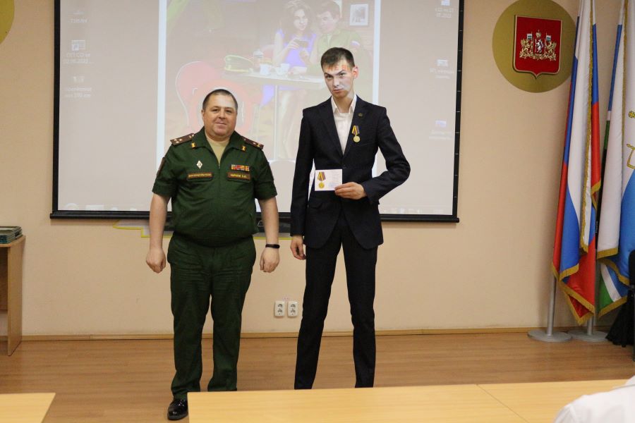 Казак «Исетской линии» получил медаль «За укрепление боевого содружества»