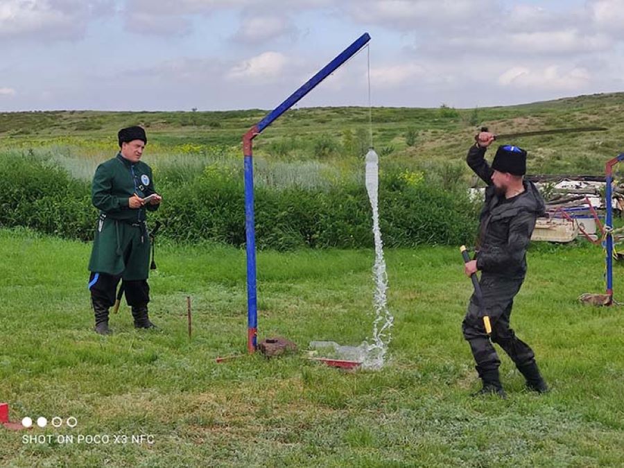 У родника рубили шашкой Агаповские казаки