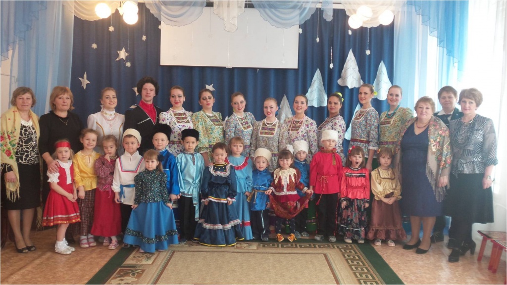 волонтеры в ДУ 2015.jpg